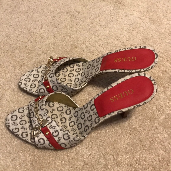 Women’s size 8 medium Guess heels! - Picture 2 of 6